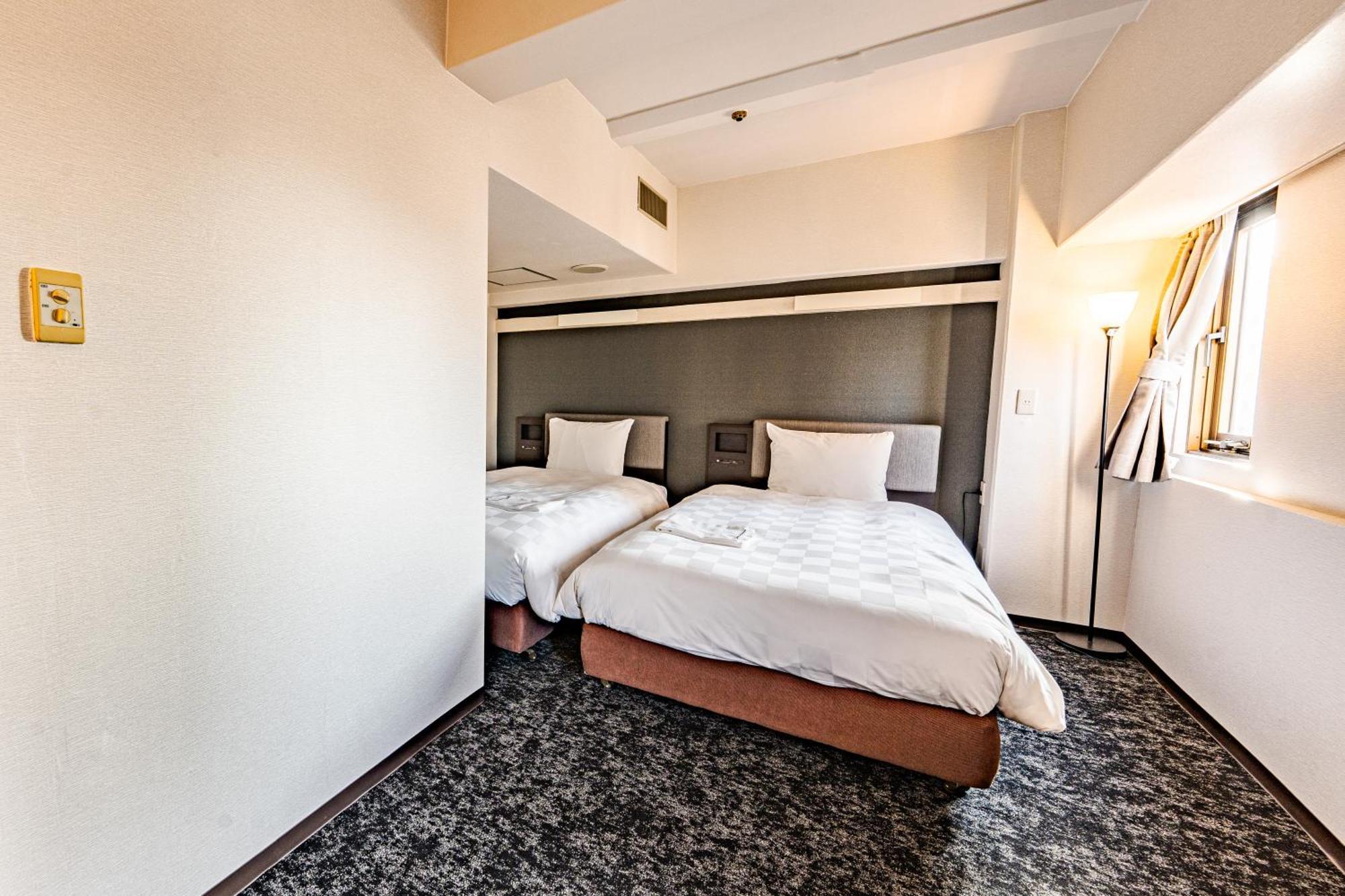 Consort Shin-osaka Hotel